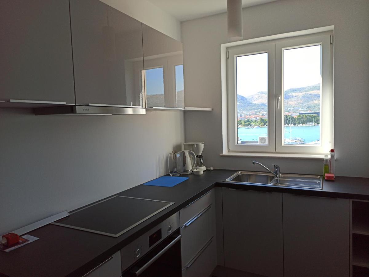 Apartments Maria Trogir Bagian luar foto