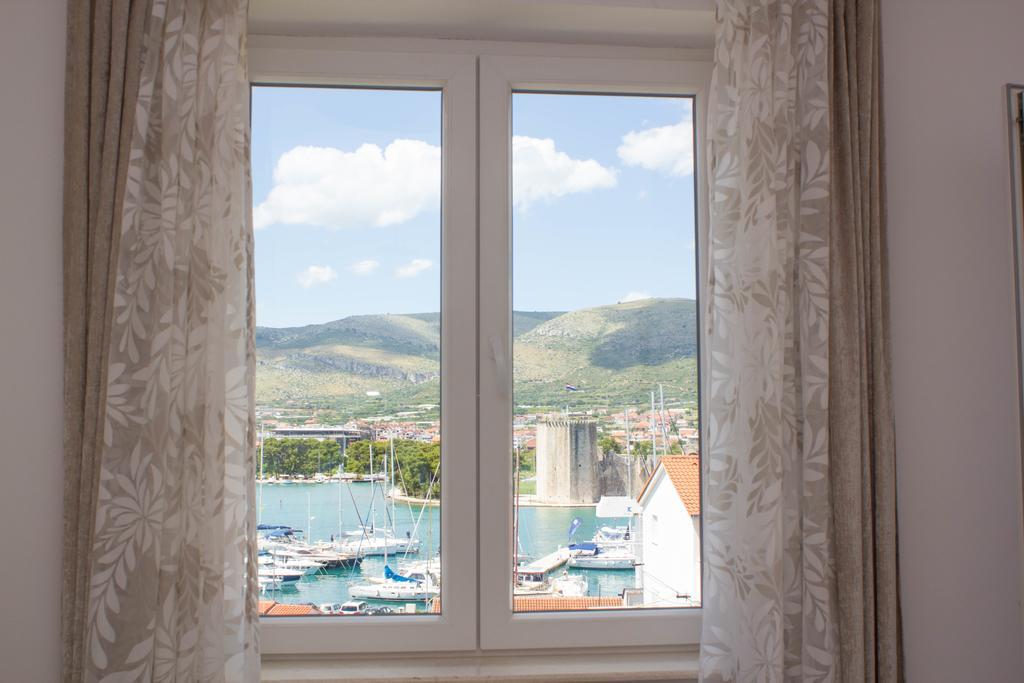 Apartments Maria Trogir Bagian luar foto