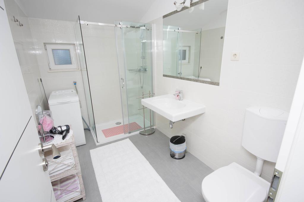 Apartments Maria Trogir Bagian luar foto