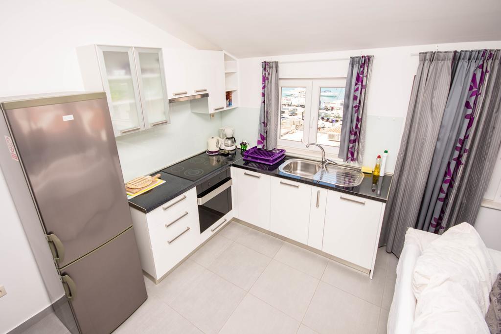 Apartments Maria Trogir Bagian luar foto