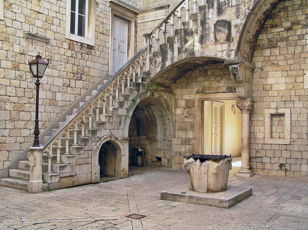 Apartments Maria Trogir Bagian luar foto