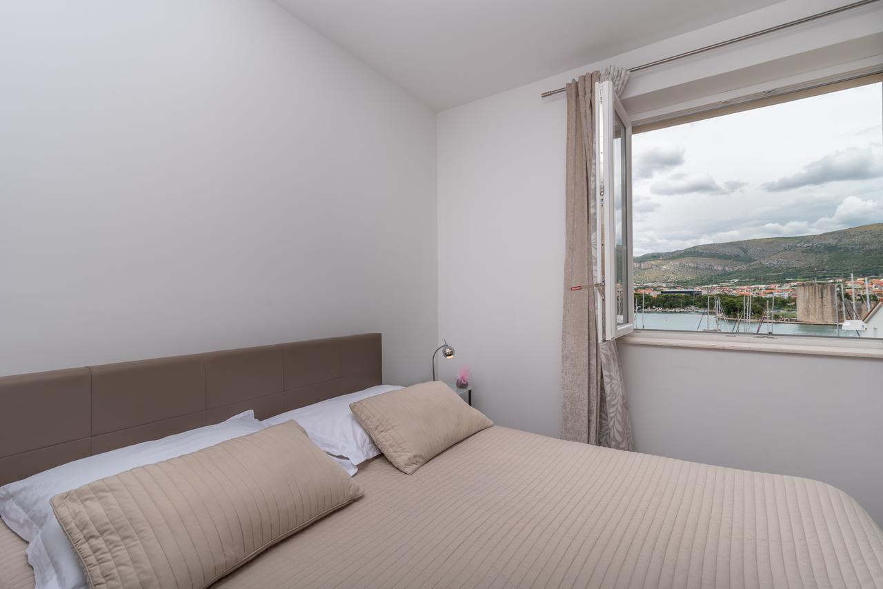 Apartments Maria Trogir Bagian luar foto