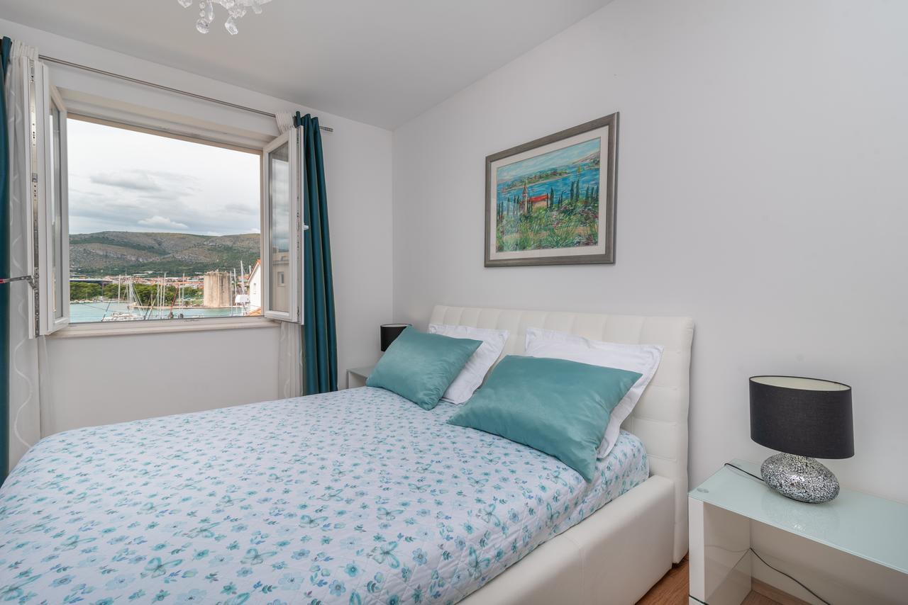 Apartments Maria Trogir Bagian luar foto