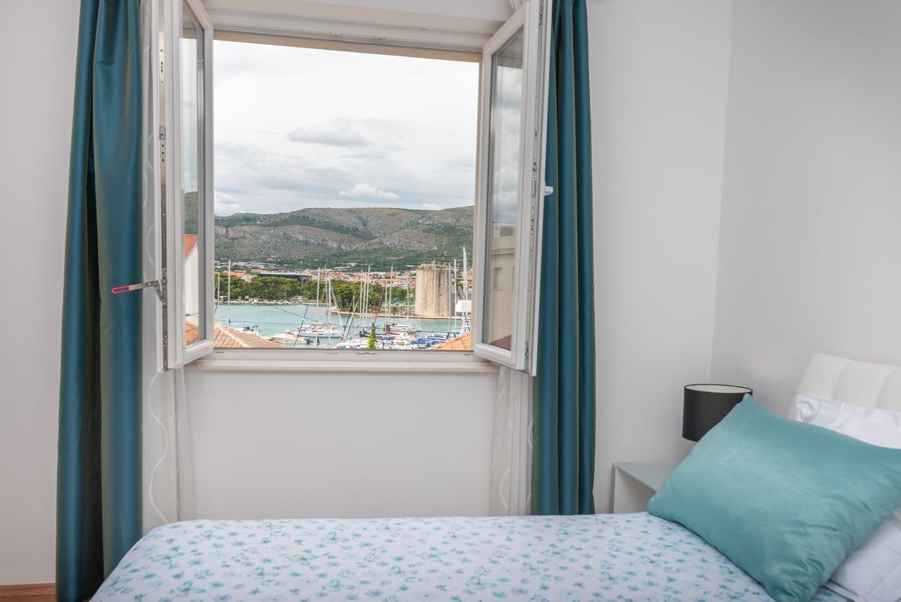 Apartments Maria Trogir Bagian luar foto